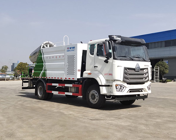 重汽豪沃多功能抑尘车