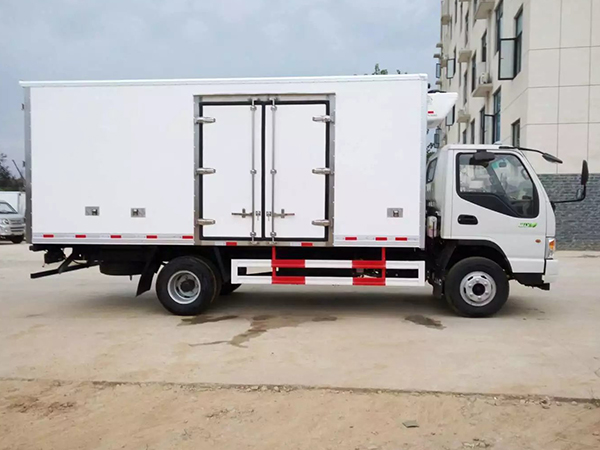 江淮骏铃5.2米冷藏车